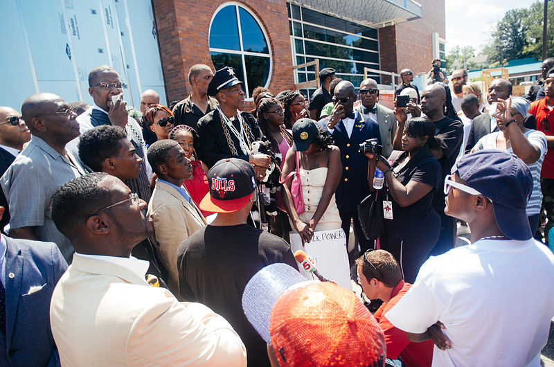 Protest at Police Department in Ferguson, MO (Photo courtesy of Wikimedia commons).